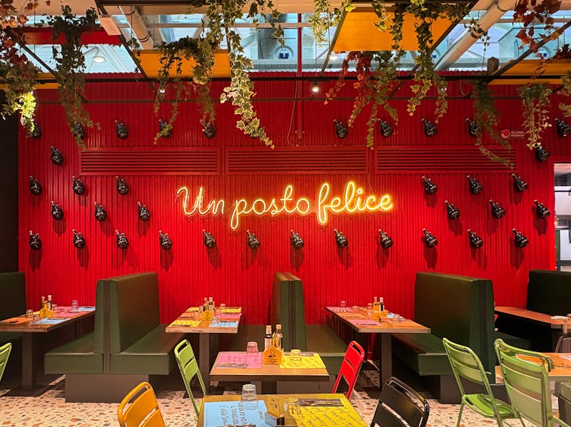 Wing Snob Instagram post of restaurant dining area